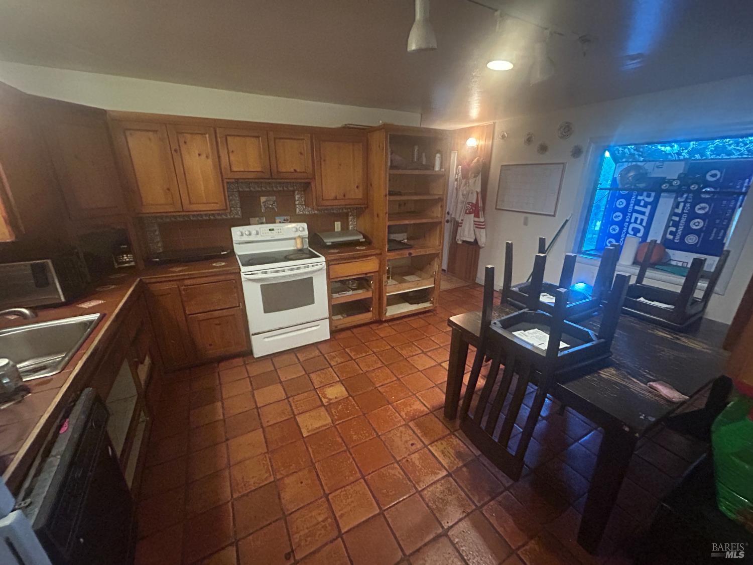 370 Jefferson Lane Ukiah, CA 95482 - Photo 8 of 18