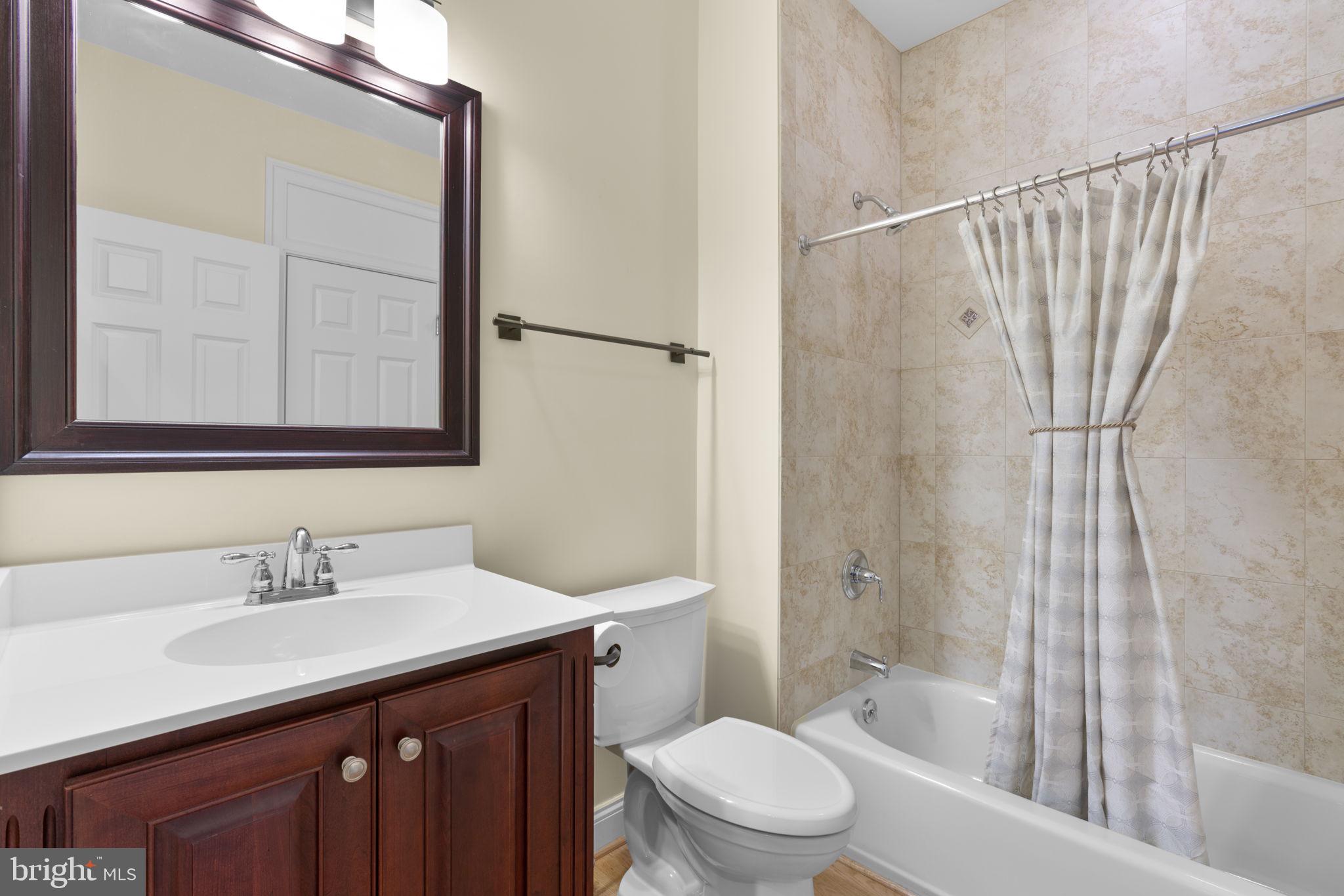 370 Eagle Hill Road Pasadena, MD 21122 - Photo 33 of 118 Office | Den | Study | Attached Bath