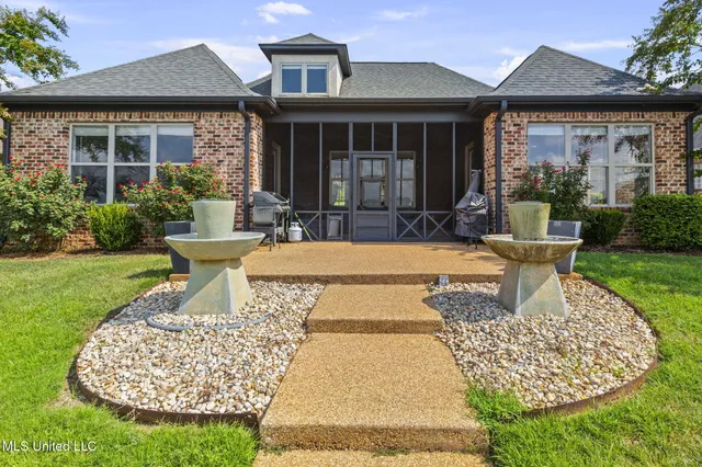 $669,900 | 155 Harbor View Drive, Madison, MS 39110