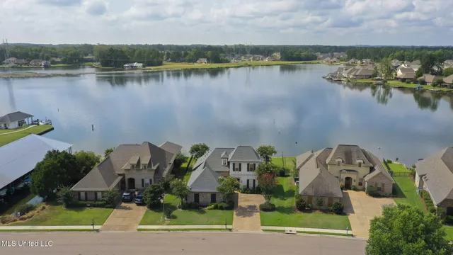 $669,900 | 155 Harbor View Drive, Madison, MS 39110