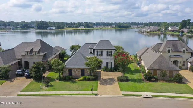 $669,900 | 155 Harbor View Drive, Madison, MS 39110