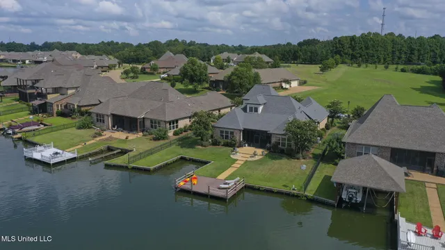 $669,900 | 155 Harbor View Drive, Madison, MS 39110