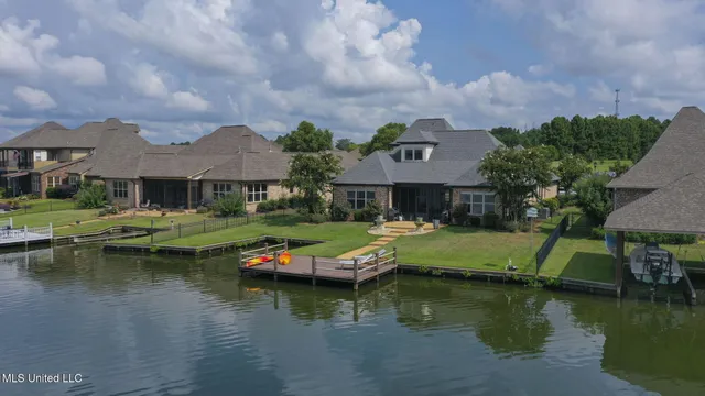 $669,900 | 155 Harbor View Drive, Madison, MS 39110