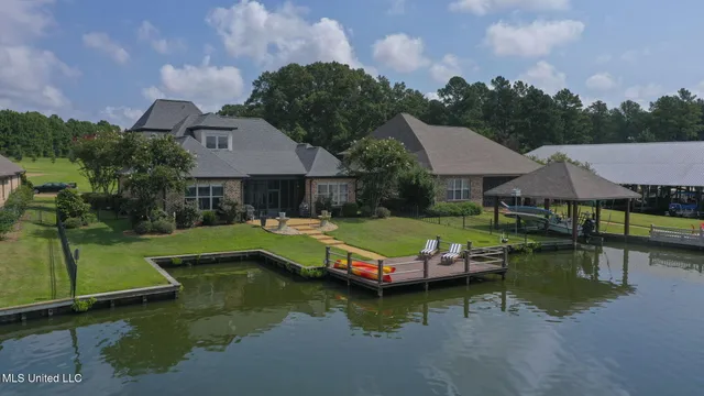 $669,900 | 155 Harbor View Drive, Madison, MS 39110