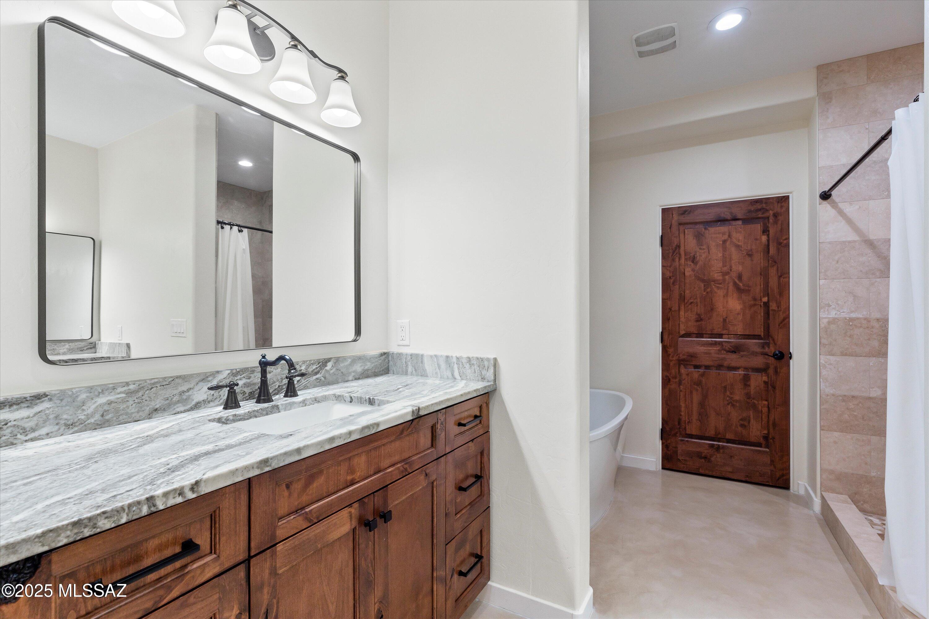 1915 East Lind Road Tucson, AZ 85719 - Photo 14 of 39