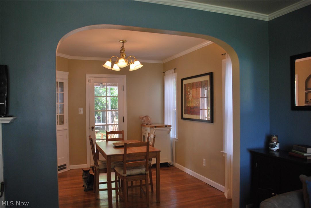 1380 Winston Road Cleveland, OH 44121 - Photo 6 of 33 Gallery Image 6