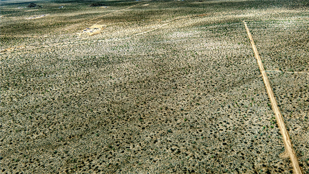 19595 South Kit Carson Road Yucca, AZ 86438 - Photo 11 of 18 Overview of rural landscape featuring a desert landscape