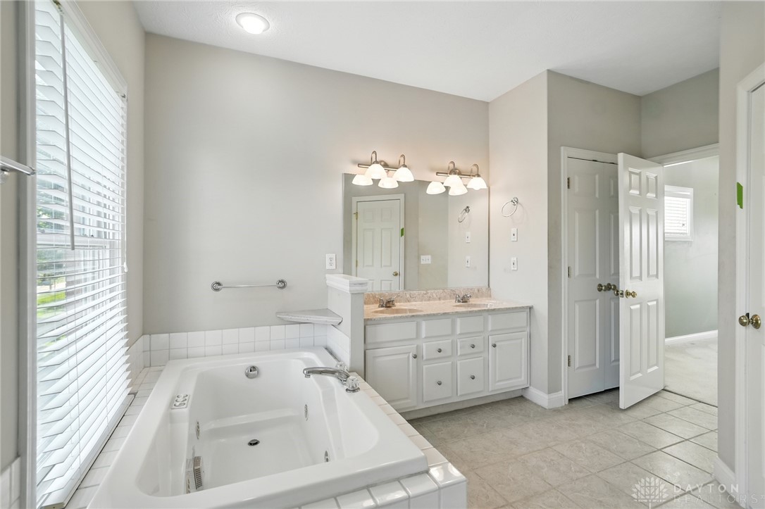 814 Valley View Point Springboro, OH 45066 - Photo 32 of 77 Gallery Image 32