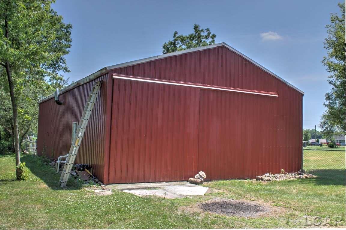 2030 Robbins Road Tipton, MI 49287 - Photo 16 of 20 Barn