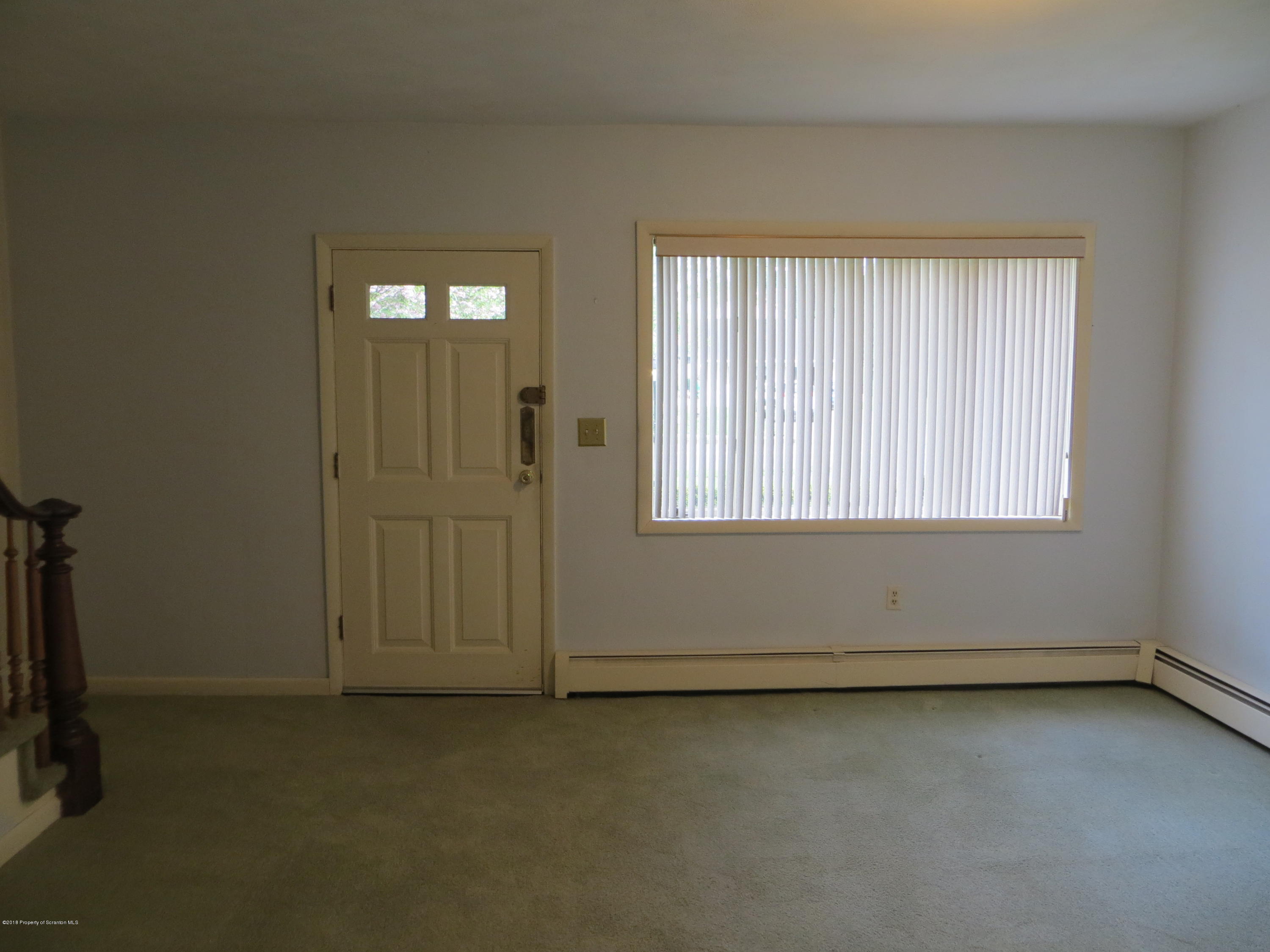 207 Main Street Moosic, PA 18507 - Photo 11 of 38