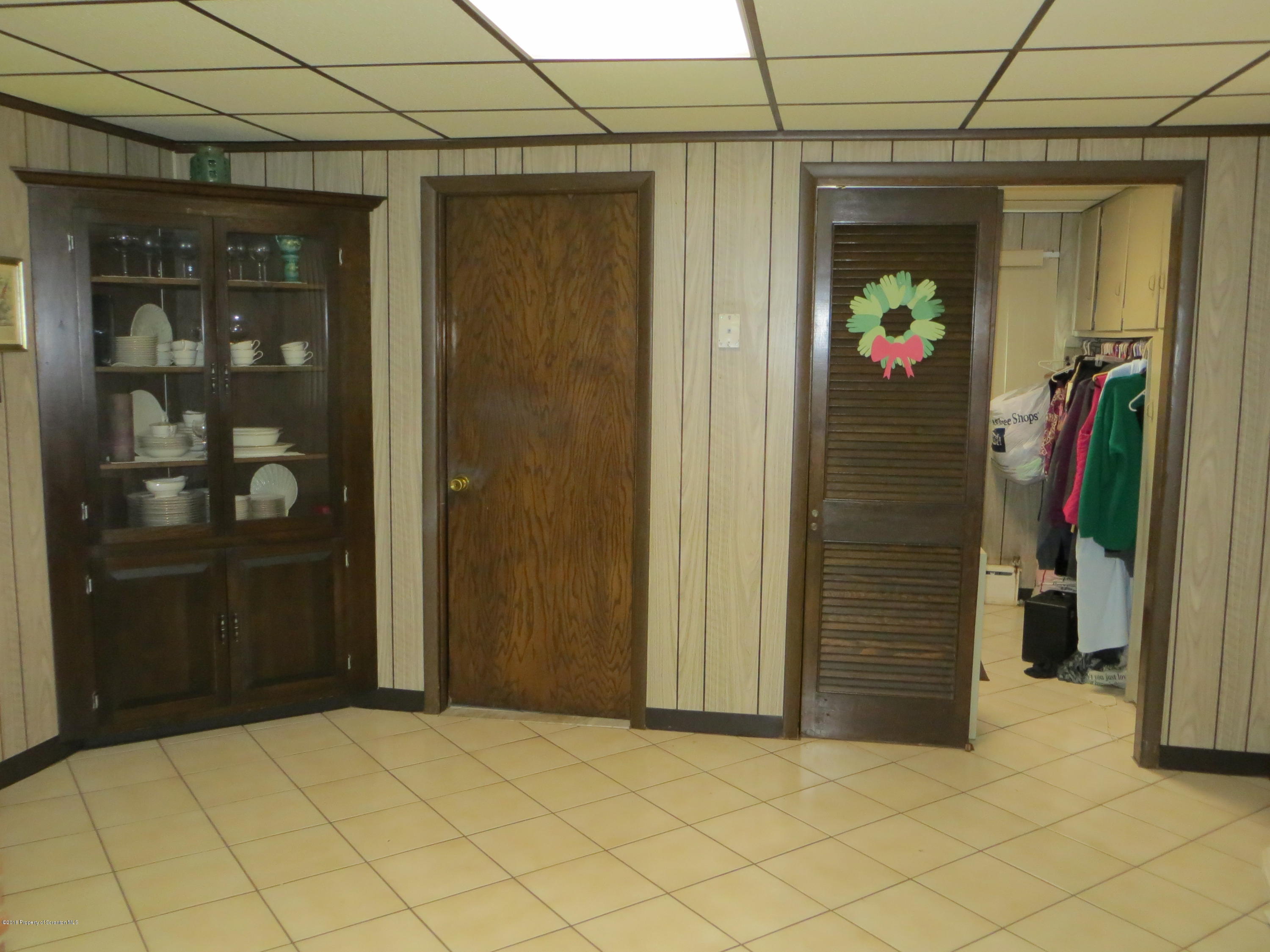 207 Main Street Moosic, PA 18507 - Photo 19 of 38