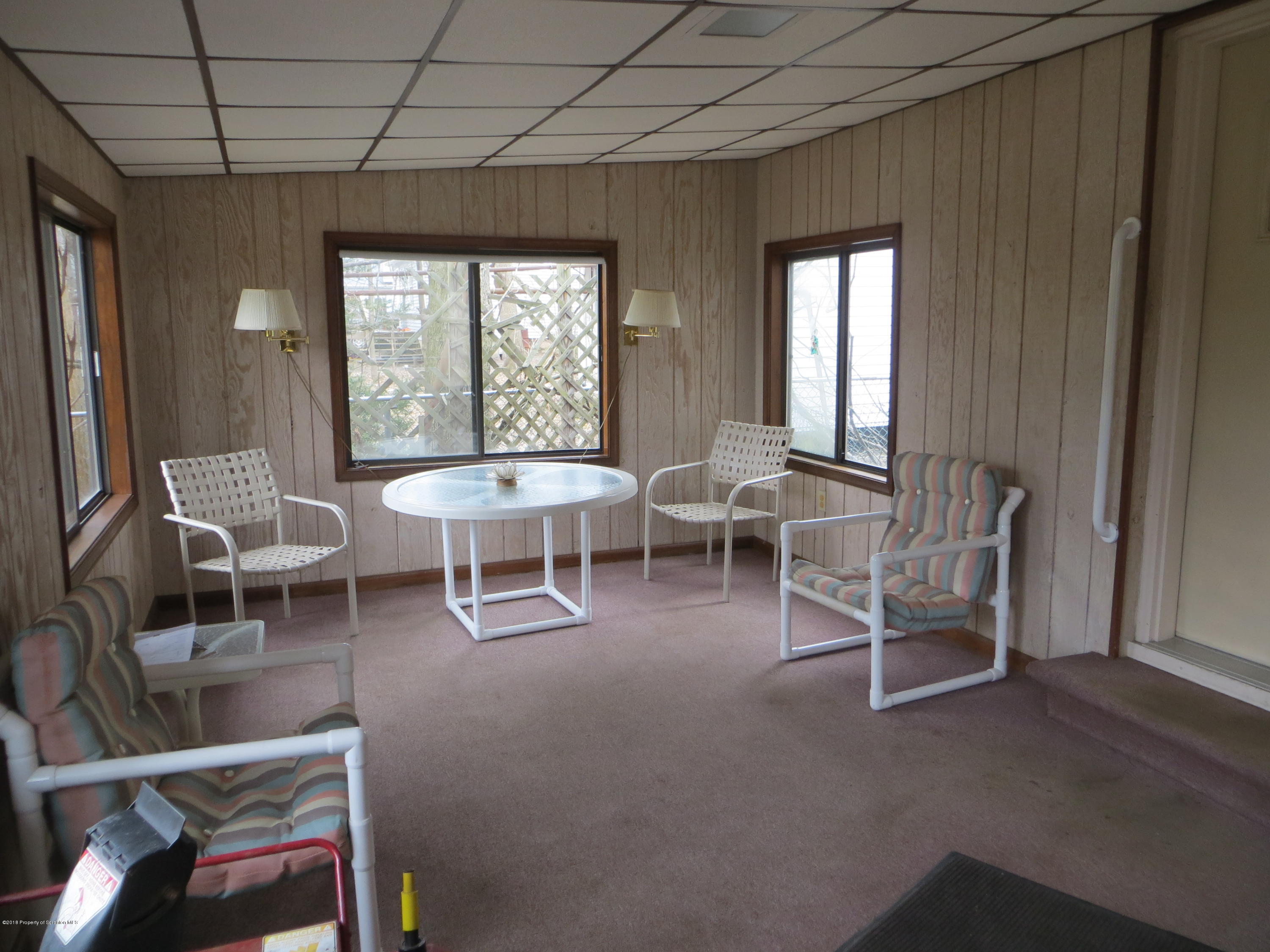 207 Main Street Moosic, PA 18507 - Photo 20 of 38