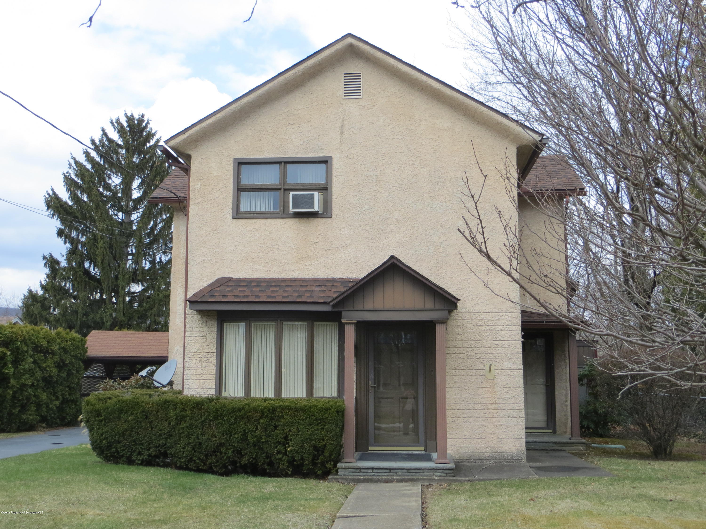207 Main Street Moosic, PA 18507 - Photo 2 of 38
