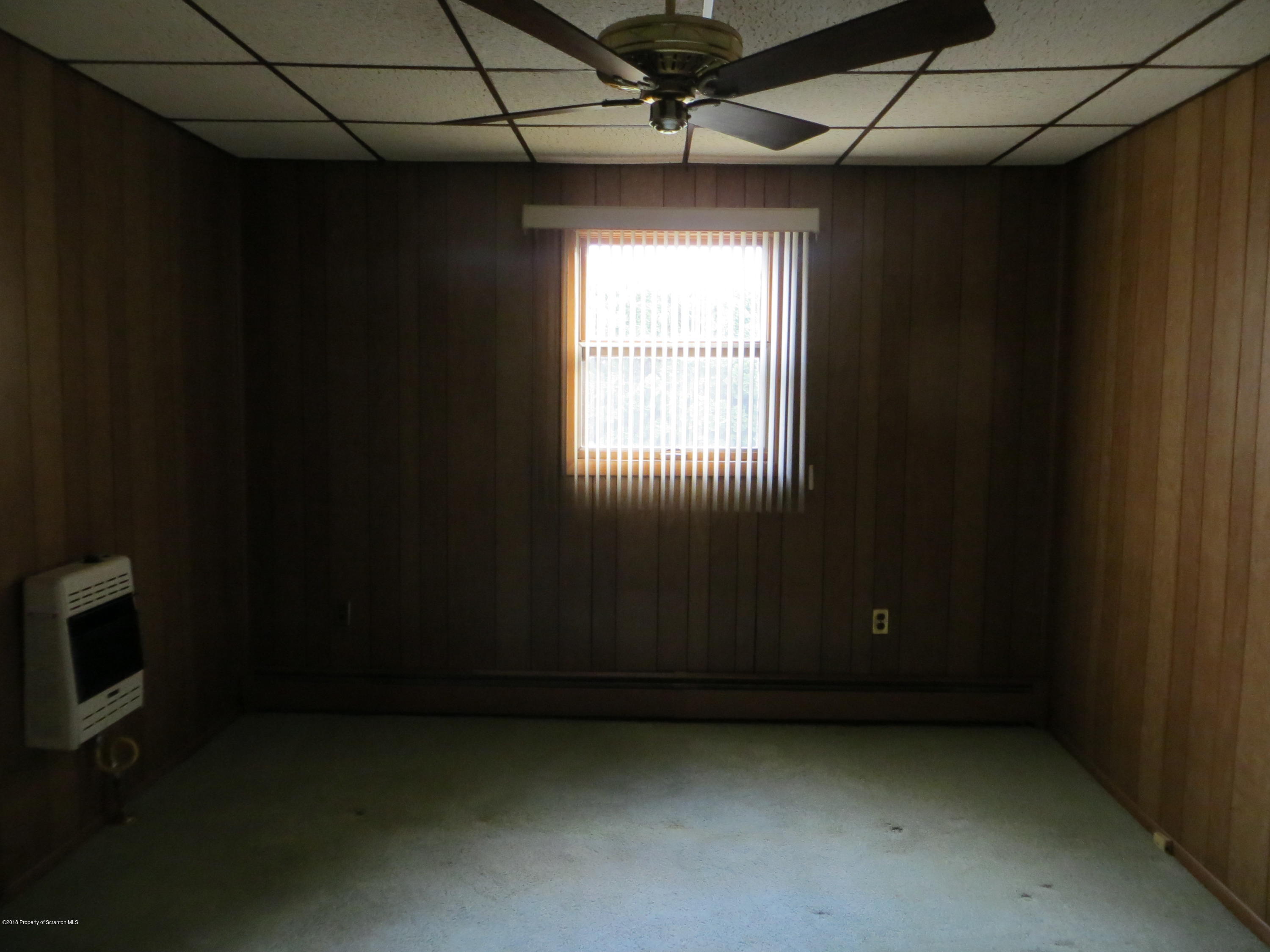 207 Main Street Moosic, PA 18507 - Photo 23 of 38