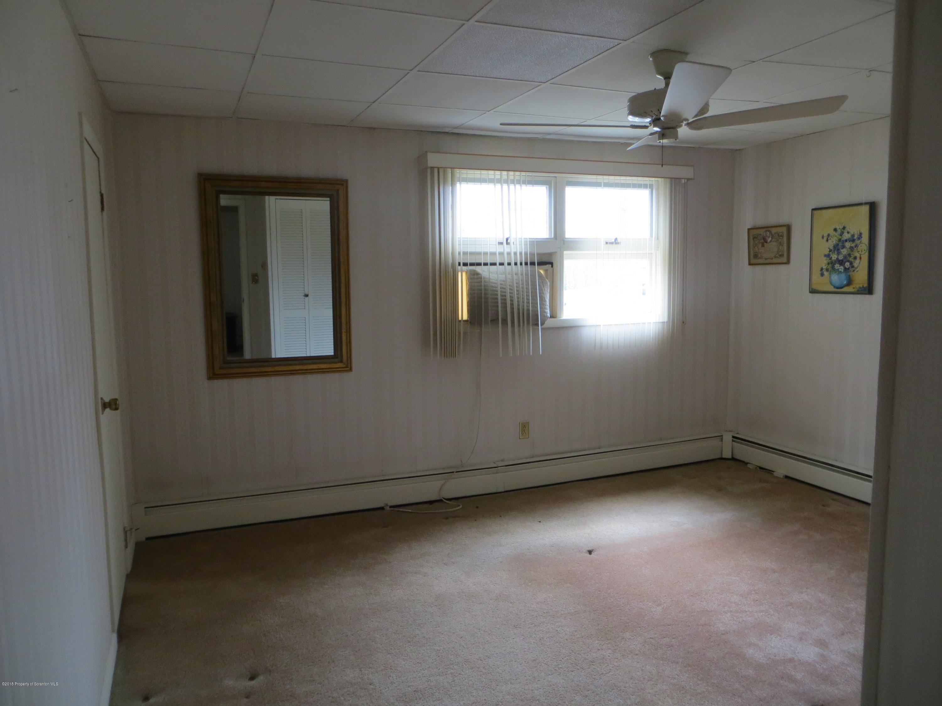 207 Main Street Moosic, PA 18507 - Photo 29 of 38