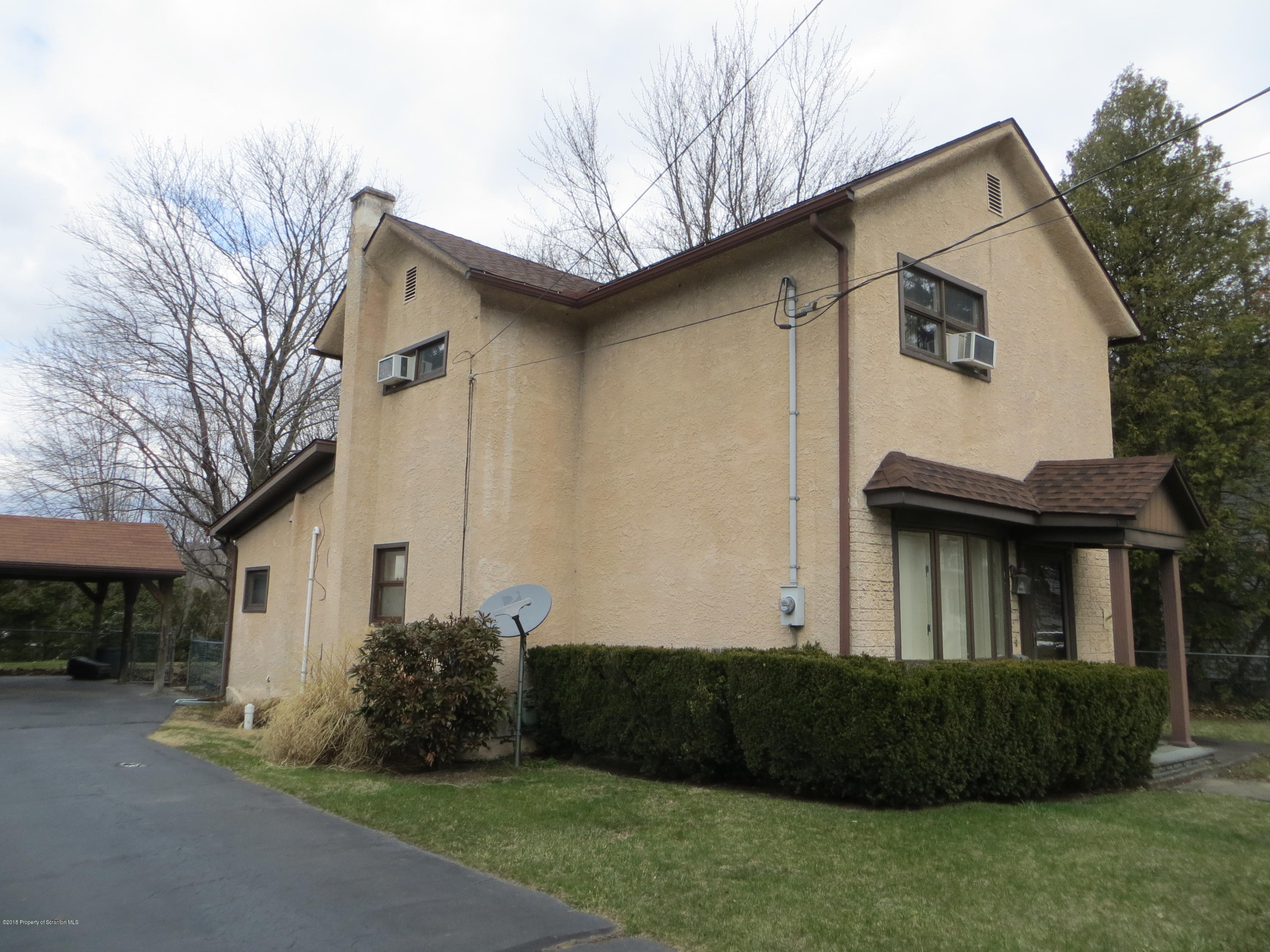 207 Main Street Moosic, PA 18507 - Photo 3 of 38