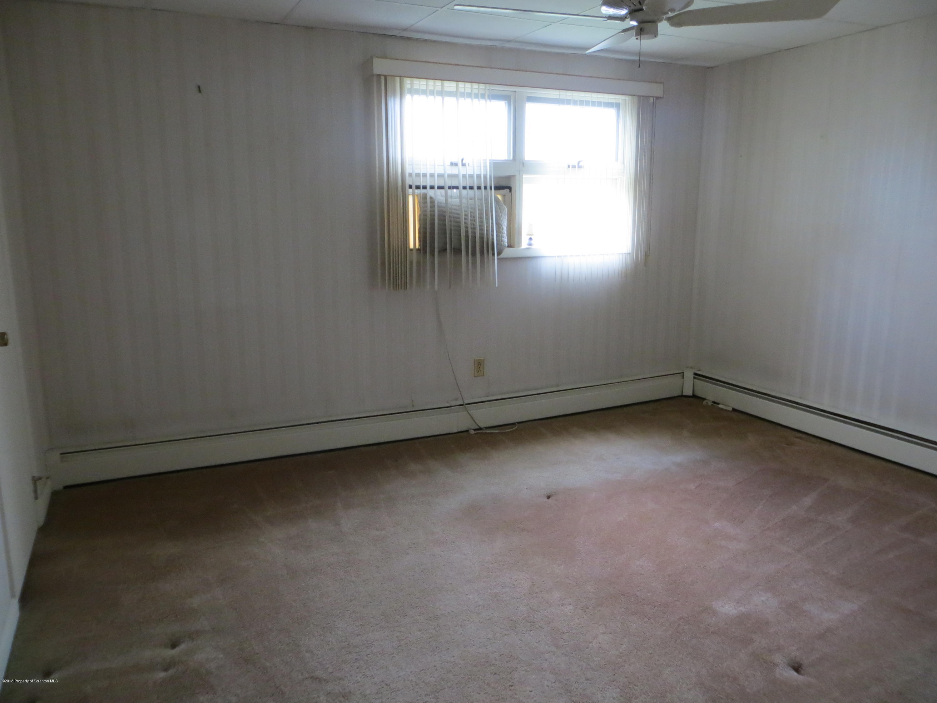 207 Main Street Moosic, PA 18507 - Photo 31 of 38
