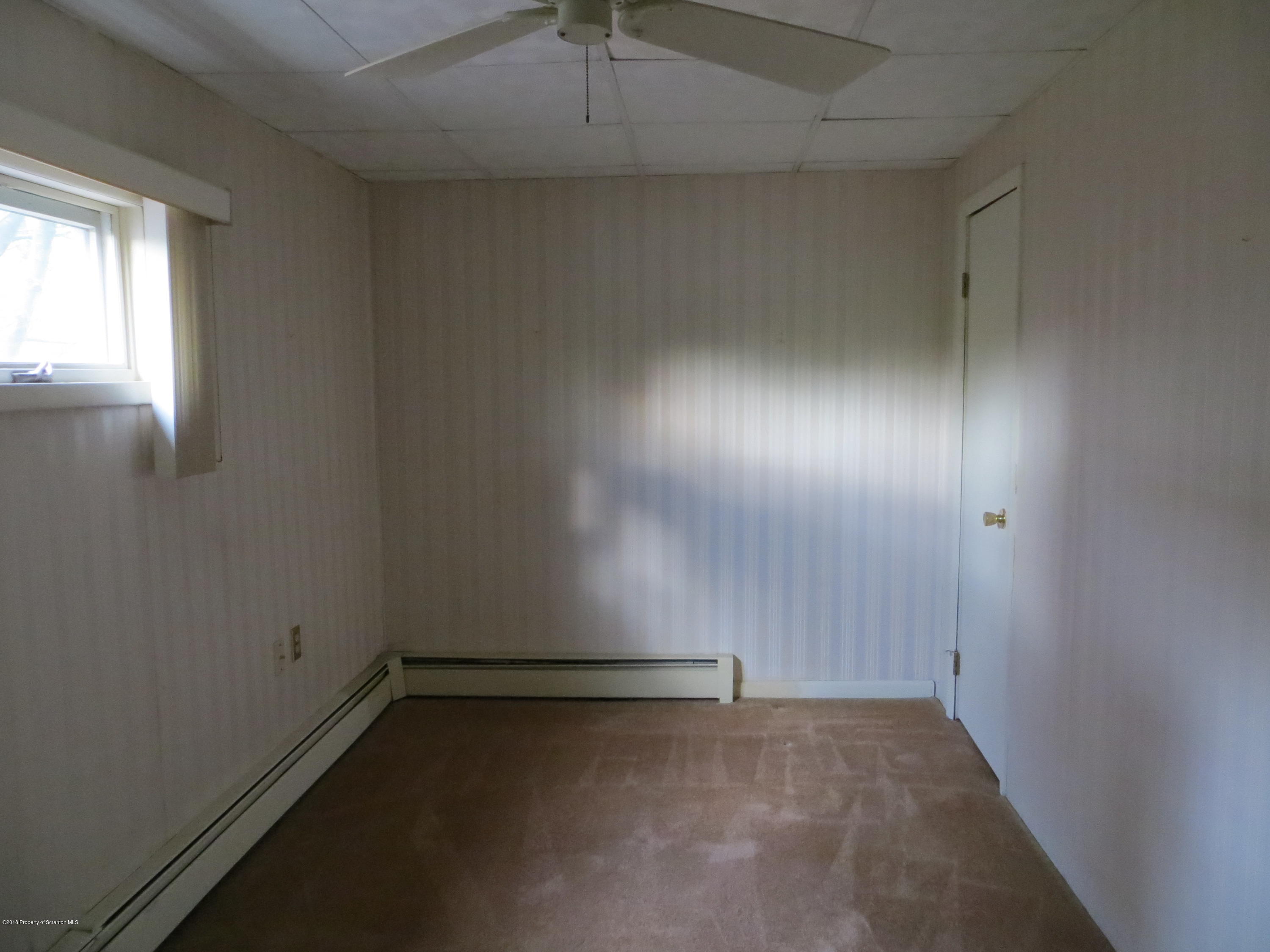 207 Main Street Moosic, PA 18507 - Photo 36 of 38