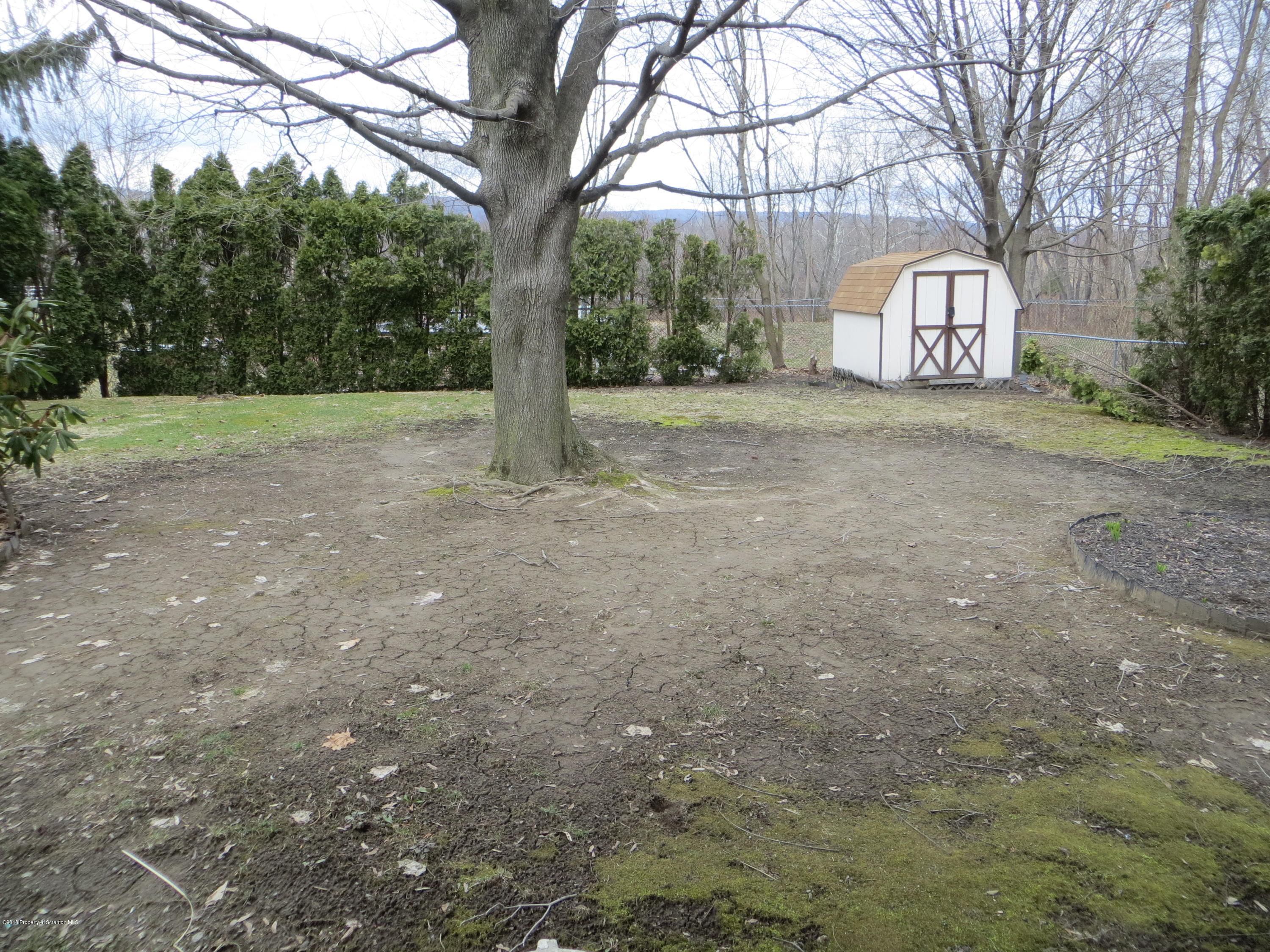 207 Main Street Moosic, PA 18507 - Photo 8 of 38