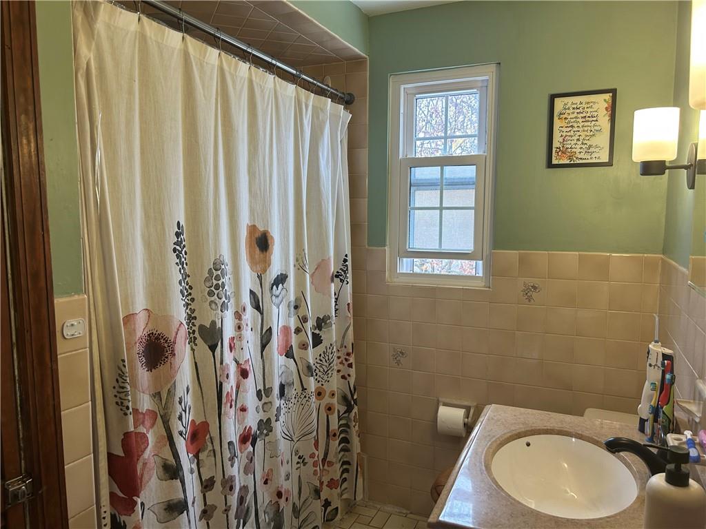 1070 Arbor Drive Pittsburgh, PA 15220 - Photo 25 of 35