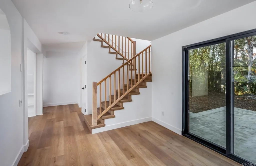 250 Hillcrest Drive Encinitas, CA 92024 - Photo 24 of 54 a view of entryway with wooden floor