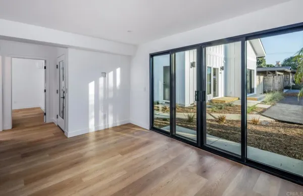 a view of empty room with window