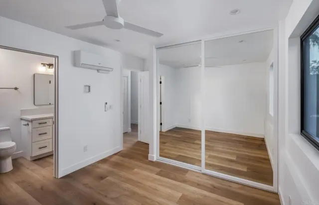 a car parked on the side of a building