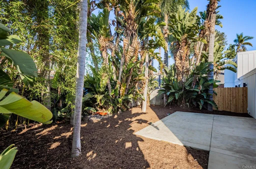 250 Hillcrest Drive Encinitas, CA 92024 - Photo 11 of 54 2 units with this floor-plan