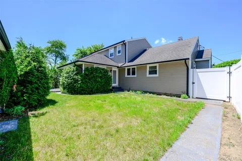 $849,000 | 3251 Neptune Avenue, Oceanside, NY 11572