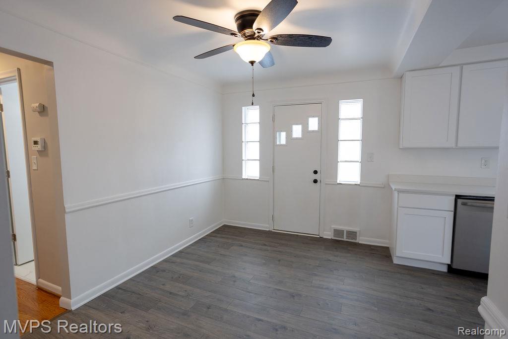 18062 Ash Avenue Eastpointe, MI 48021 - Photo 6 of 11