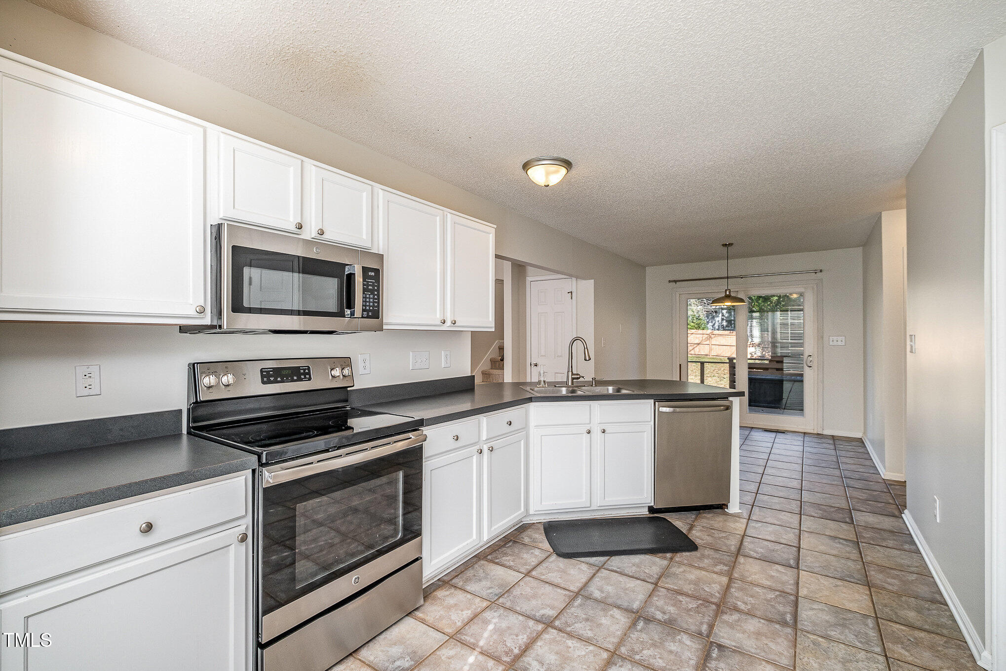 2321 Dahlgreen Road Raleigh, NC 27615 - Photo 6 of 17 Kitchen