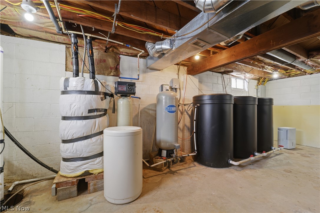 3644 Plymouth Ridge Road Kingsville, OH 44048 - Photo 39 of 42 Water system in basement