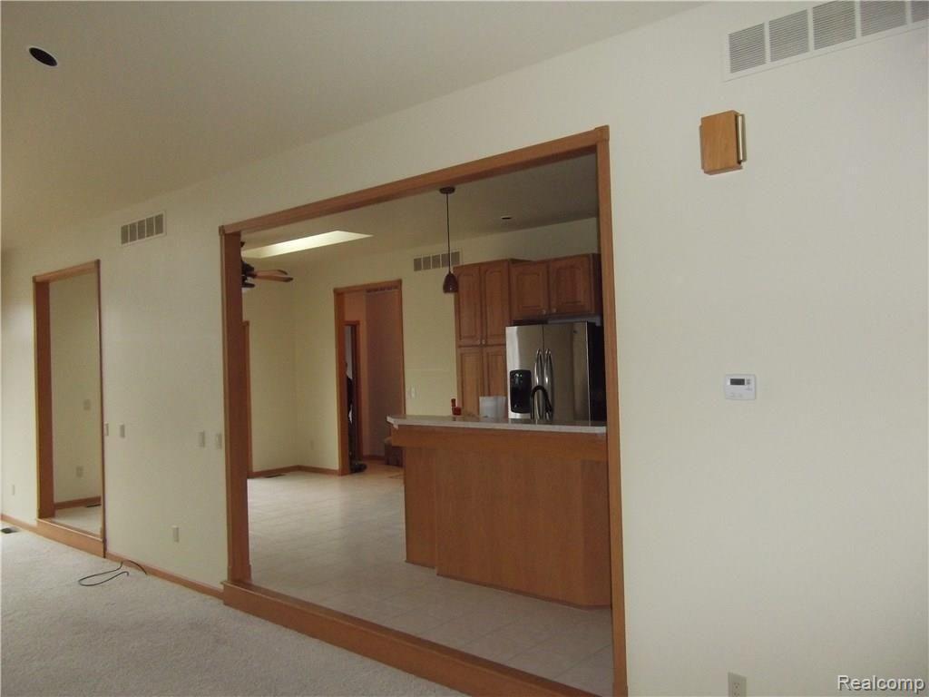 3306 West Sutton Road Lapeer, MI 48446 - Photo 24 of 32 Great Rm to kit.JPG