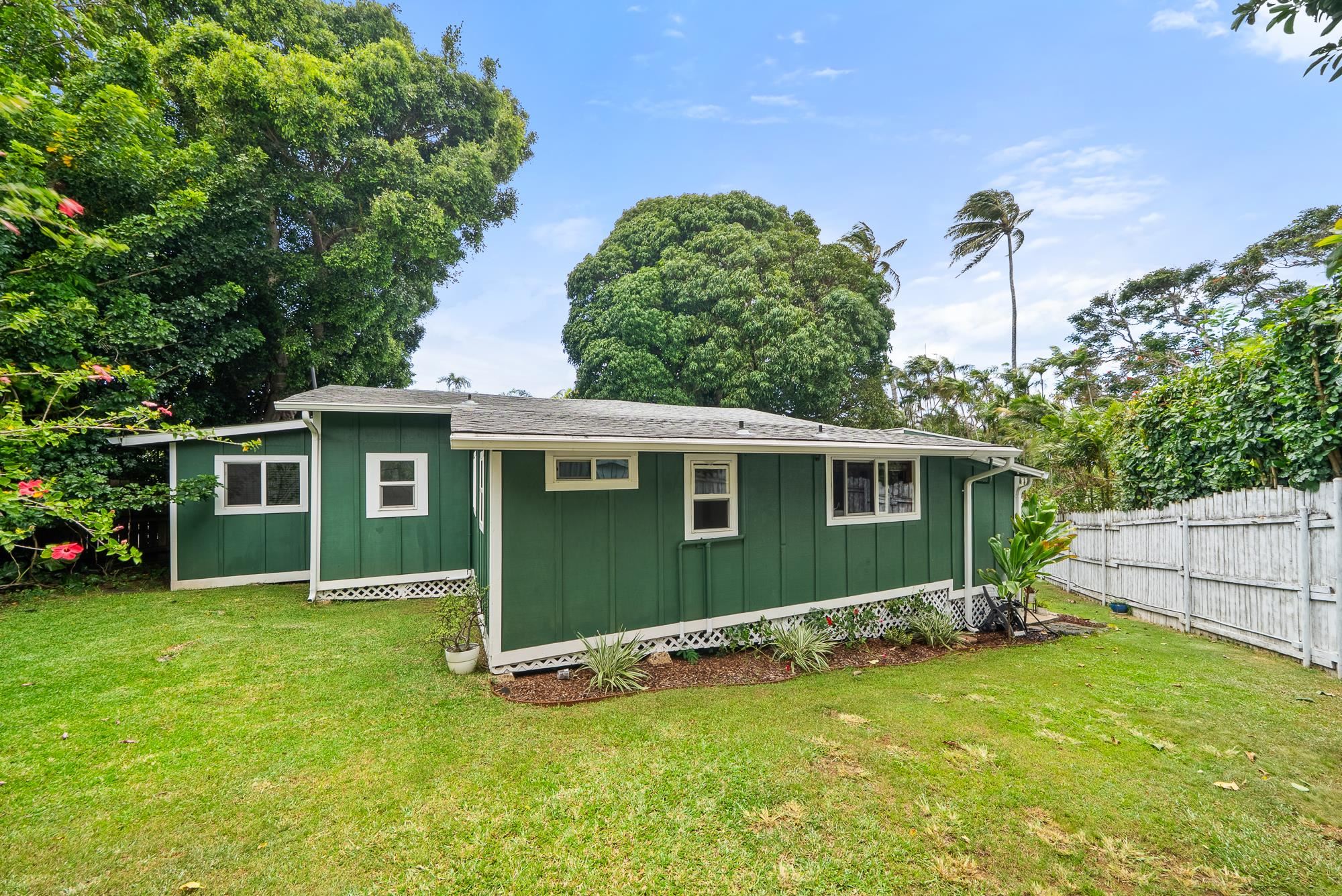 323 West Kuiaha Road Haiku, HI 96708 - Photo 13 of 30 an outdoor space with garden view