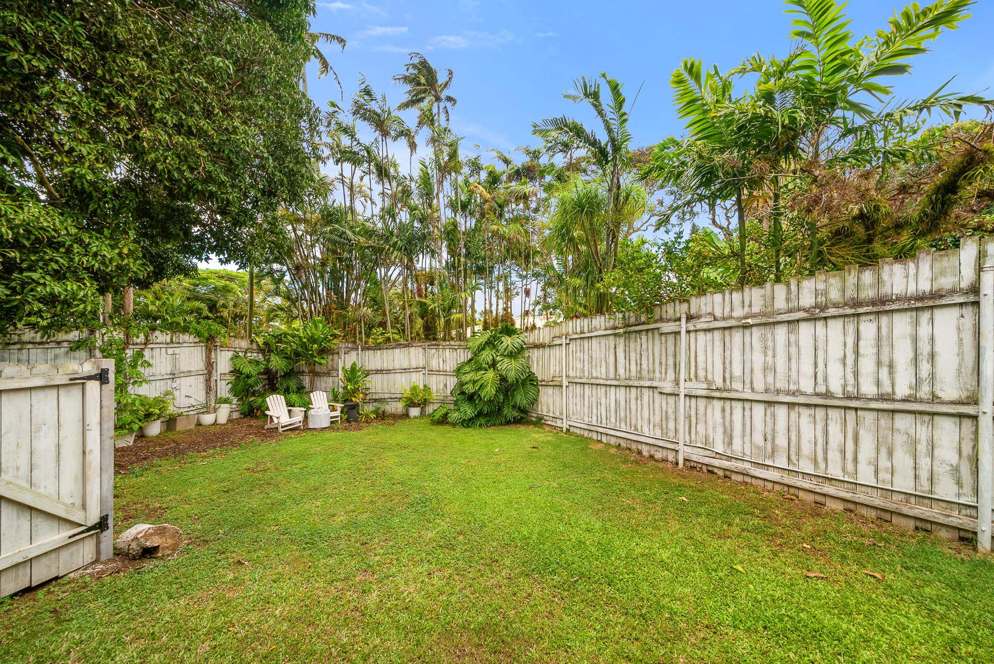 323 West Kuiaha Road Haiku, HI 96708 - Photo 19 of 30 a view of a backyard with a garden