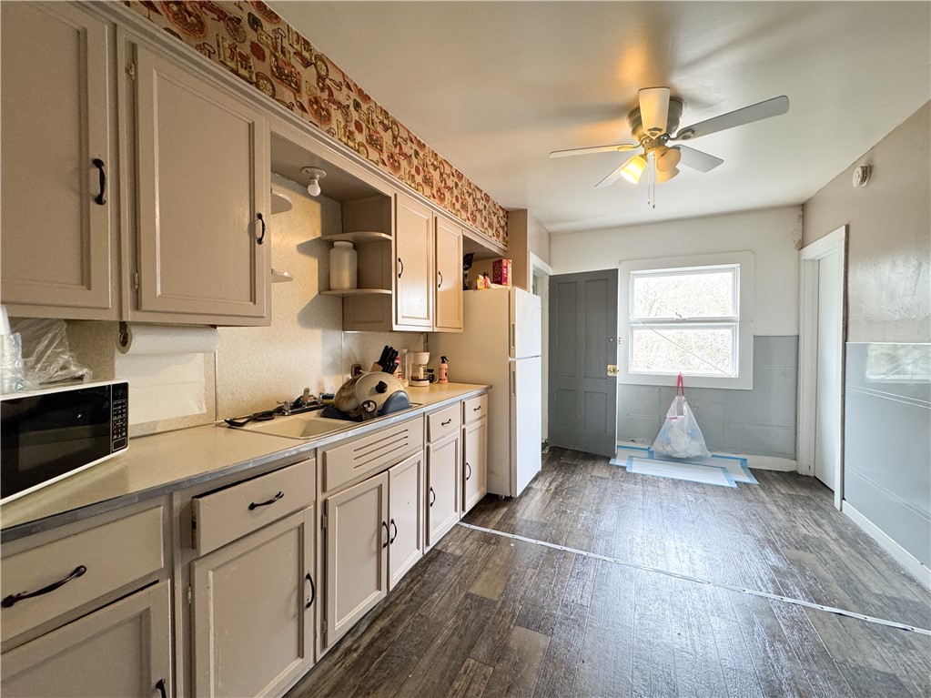 1009 North Street Rochester, NY 14621 - Photo 3 of 20