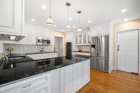 $2,650,000 | 125 Oxbow Road, Needham, MA 02492