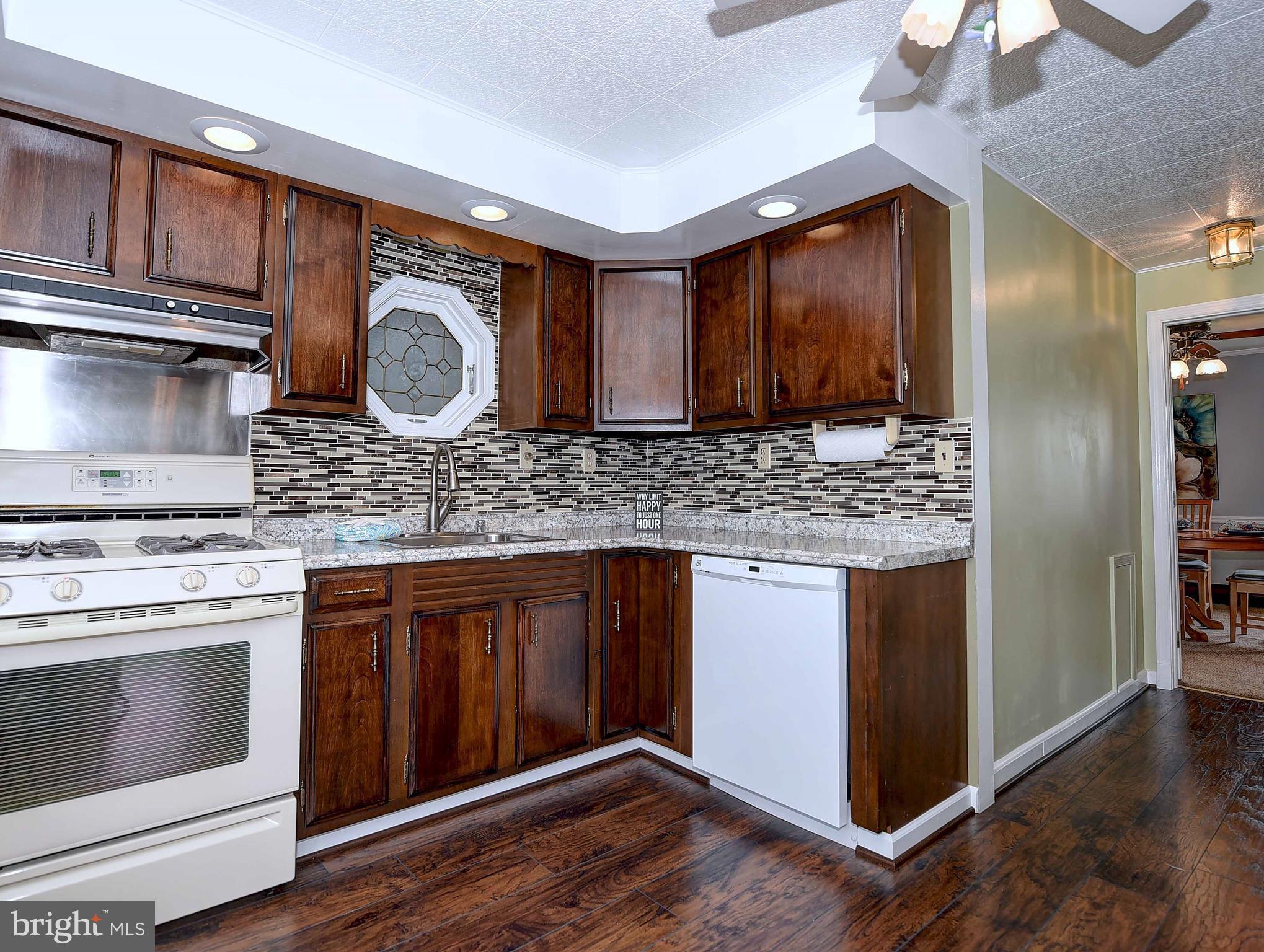 952 Lance Avenue Baltimore, MD 21221 - Photo 12 of 30 Kitchen