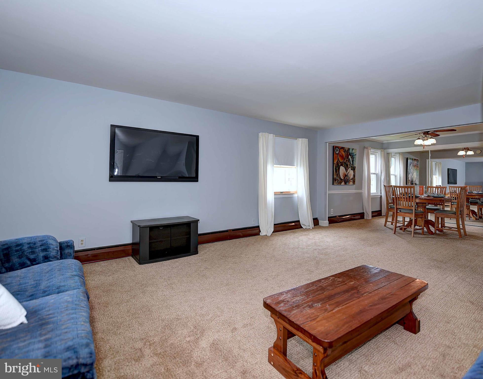 952 Lance Avenue Baltimore, MD 21221 - Photo 9 of 30 Family Room