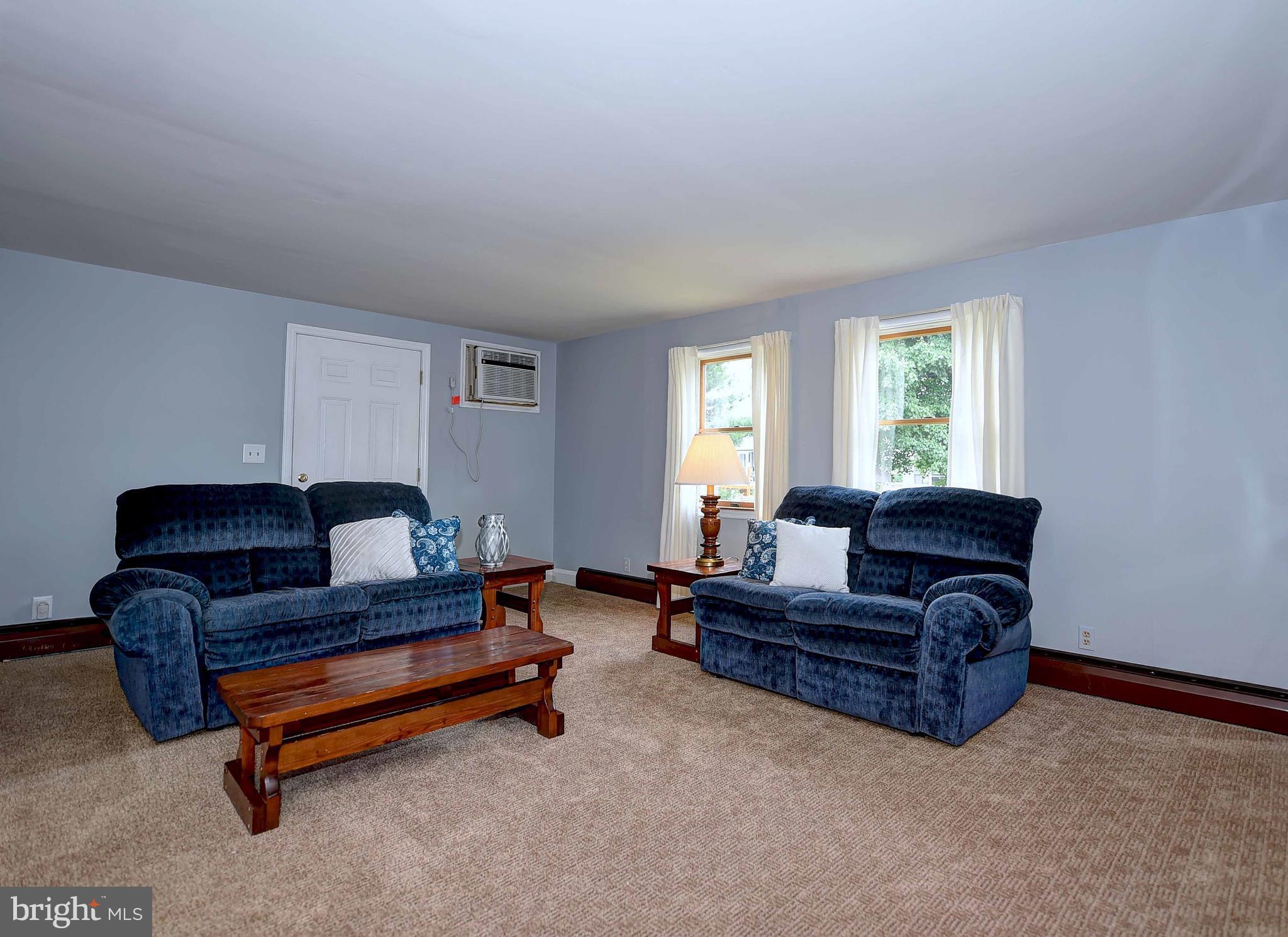 952 Lance Avenue Baltimore, MD 21221 - Photo 10 of 30 Family Room