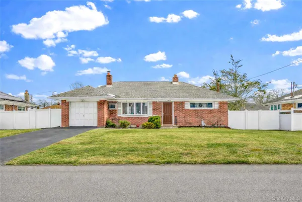 $668,000 | 1097 Carll Drive, Bay Shore, NY 11706