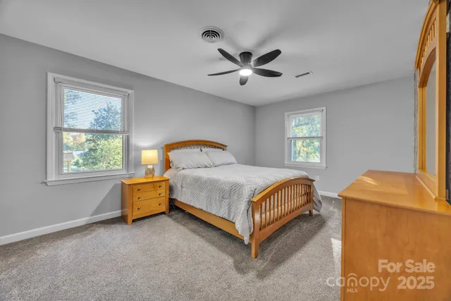 $479,900 | 651 25th Avenue Northwest, Hickory, NC 28601