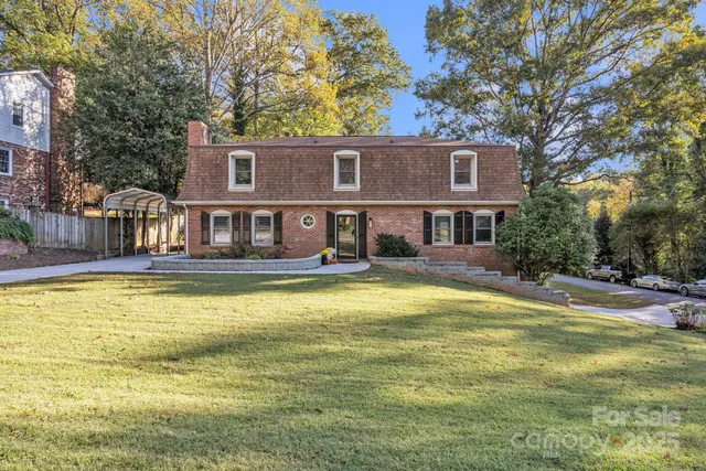 $479,900 | 651 25th Avenue Northwest, Hickory, NC 28601