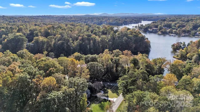 $479,900 | 651 25th Avenue Northwest, Hickory, NC 28601