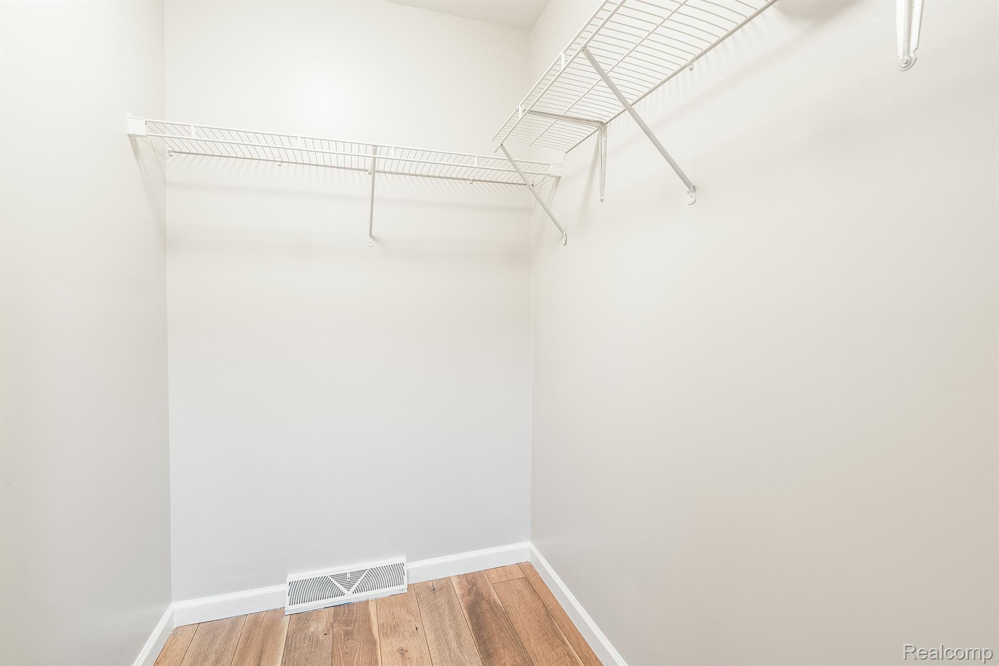 23795 Carleton West Road Belleville, MI 48111 - Photo 20 of 28 Gallery Image 20