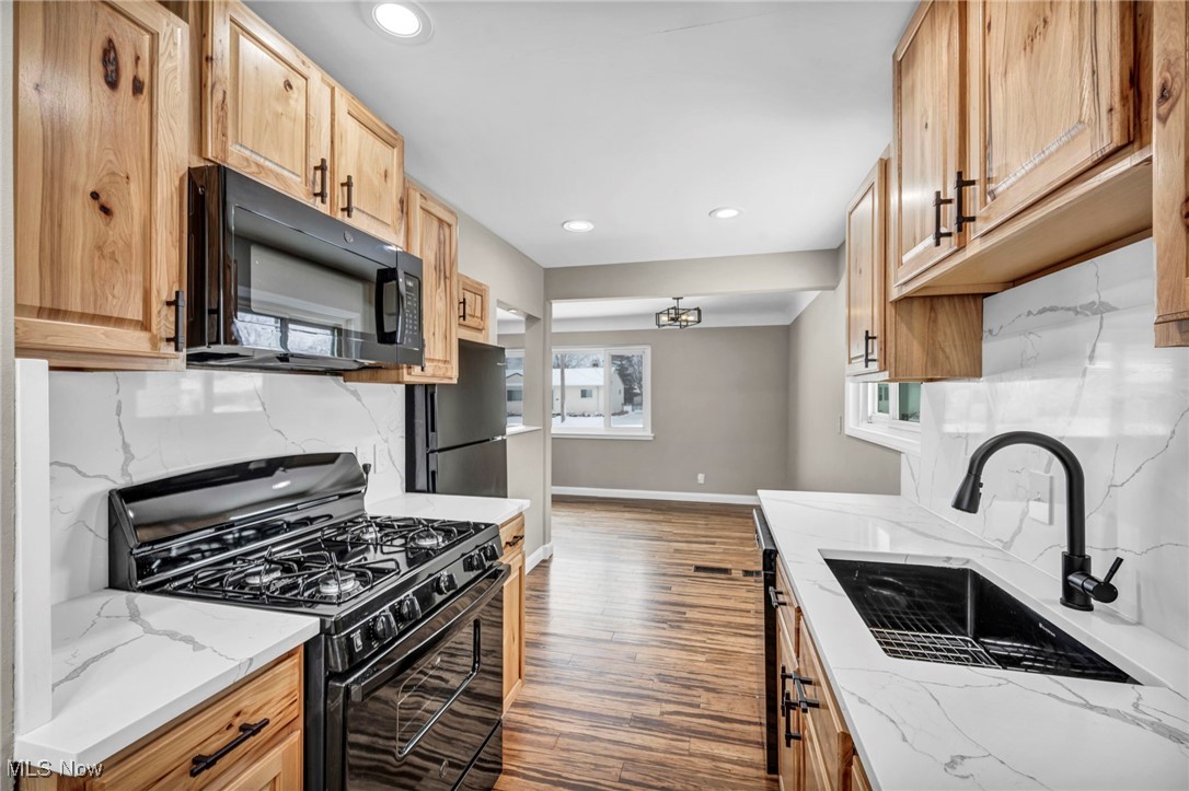 30051 Forestgrove Road Willowick, OH 44095 - Photo 5 of 47