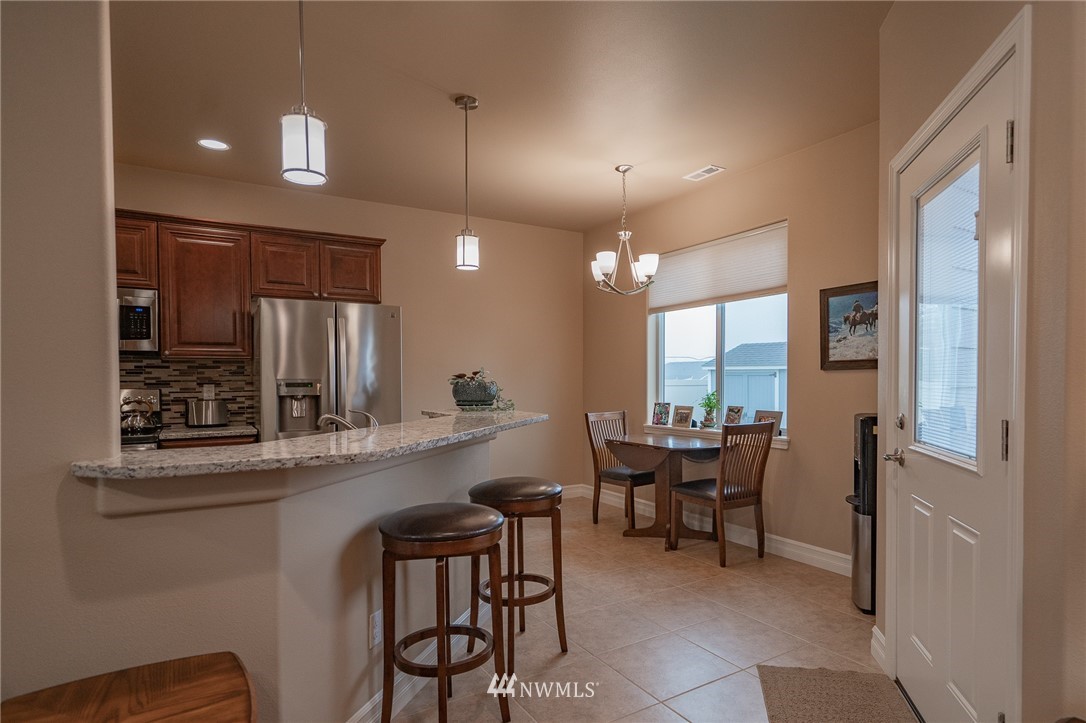 1112 Abbey Road Moses Lake, WA 98837 - Photo 6 of 35 Gallery Image 6