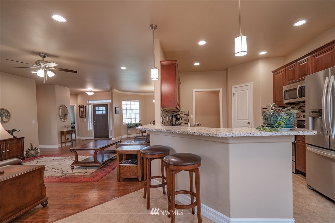 1112 Abbey Road Moses Lake, WA 98837 - Photo 8 of 35 Gallery Image 8