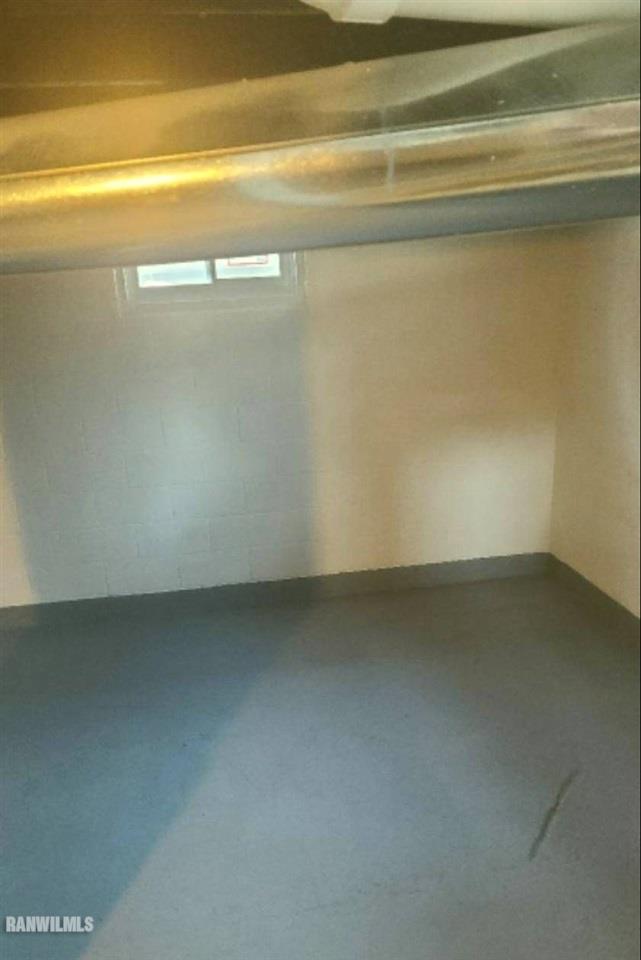 15456 West Nora Road Winslow, IL 61089 - Photo 9 of 14 a view of a closet