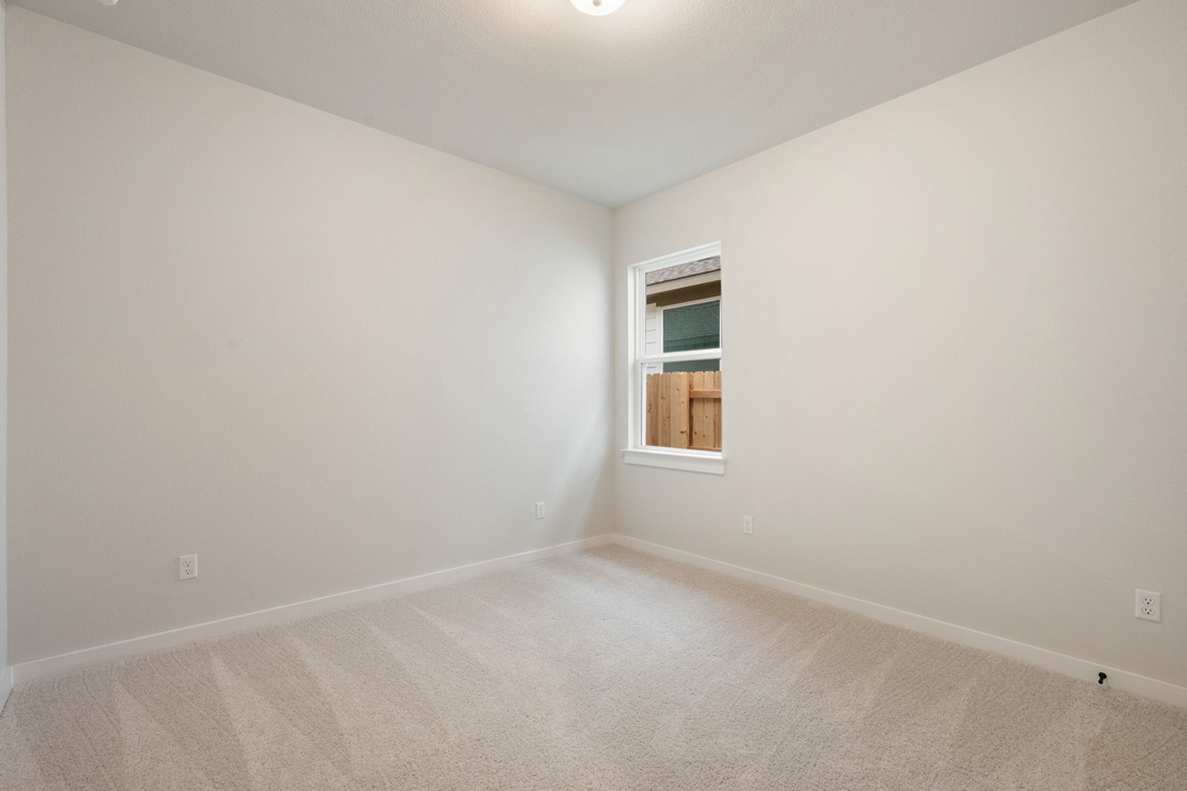 16201 Smithers Road Manor, TX 78653 - Photo 29 of 40 an empty room with a window